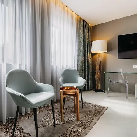 Aparthotel Bricola - Boutique 4*